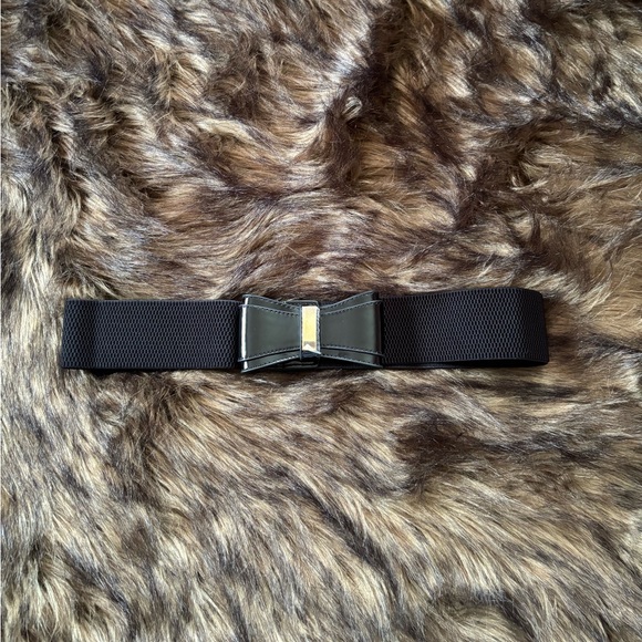Lilly Pulitzer Black Patent Bow Belt - Picture 1 of 9